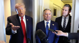 Trump culpa a Irán del bombardeo en una escuela de niñas que dejó 180 muertos