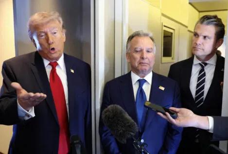 Trump culpa a Irán del bombardeo en una escuela de niñas que dejó 180 muertos