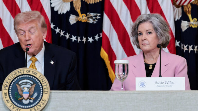 Trump anuncia que su jefa de gabinete, Susie Wiles, padece cáncer de mama