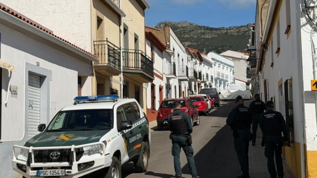 Detenidos dos hermanos, vecinos de Francisca Cadenas, tras hallar restos óseos en su casa