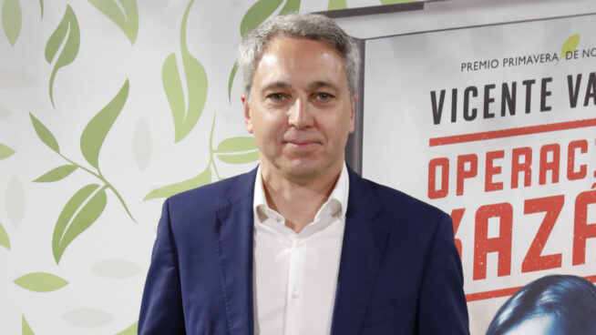 Vicente Vallés habla claro sobre qué libro le recomendaría a Pepa Bueno: «Se sentirá muy reflejada»