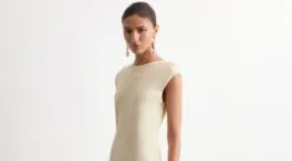 Este vaquero de Mango combina con cualquier color de camisa y se convierte en el básico imprescindible de la temporada que estiliza y nunca falla