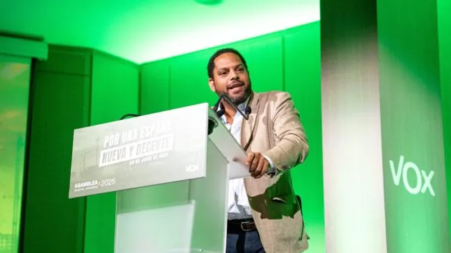 Ignacio Garriga pretende apartar a Feijóo de las negociaciones en Castilla y León