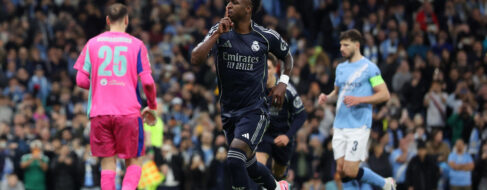 Vinicius silencia al City con un doblete y el Real Madrid sella su pase a cuartos de la Champions