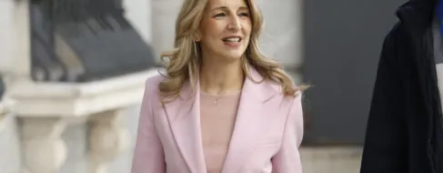 La austera infancia de Yolanda Díaz en La Coruña: «Recuerdo el olor de la cárcel cuando iba a ver a mi padre»