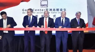 El socio de Zapatero oculta en su biografía su formación militar de élite en China