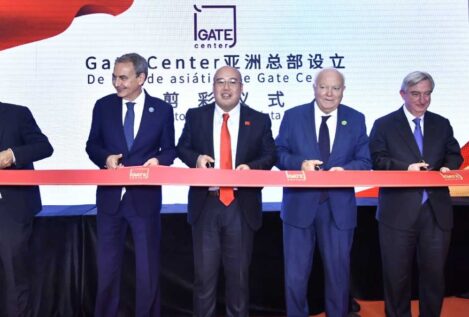 El socio de Zapatero oculta en su biografía su formación militar de élite en China