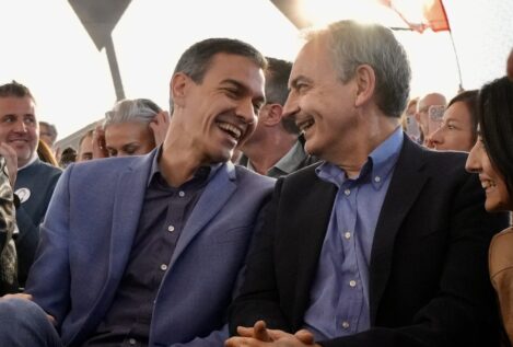 Sánchez cierra campaña con el 'no a la guerra' y Zapatero elogia no subir el gasto en defensa