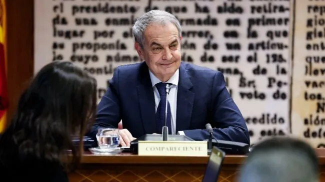 Zapatero admite que cobra 70.000 euros al año de la empresa del 'conseguidor' de Plus Ultra