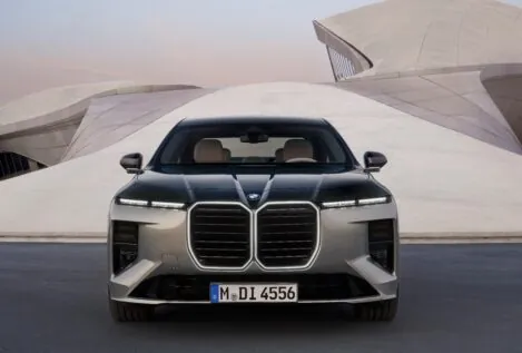BMW Serie 7, el coche oficial de quien ya no toca botones