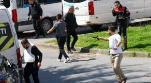 Un atacante muerto y dos heridos en un tiroteo ante el consulado israelí en Estambul