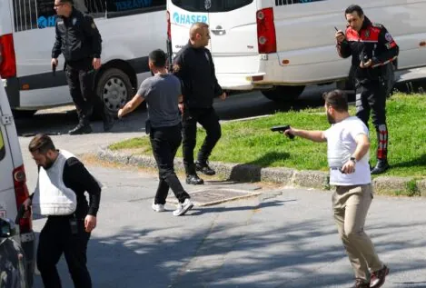 Un atacante muerto y dos heridos en un tiroteo ante el consulado israelí en Estambul