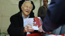 Eduardo Mendoza y el radiante futuro del humor