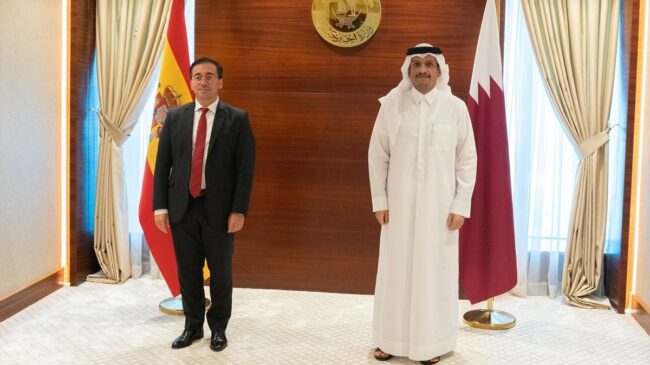 Albares aborda la crisis en Oriente Próximo con Qatar y reclama «preservar las infraestructuras»