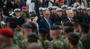 Alemania exigirá permiso para estancias largas en el extranjero a hombres de hasta 45 años