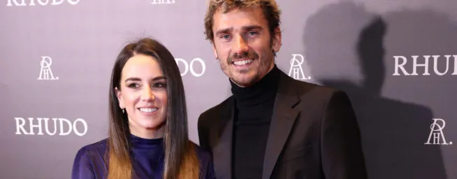 Antoine Griezmann y su mujer, Erika, cambian de vida: su salida del Atlético de Madrid les obliga a abandonar su lujosa casa en La Finca