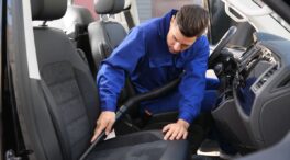 El Código Penal lo avala: si aspiras tu coche en el garaje comunitario, te expones a una denuncia con multa de hasta 400 euros