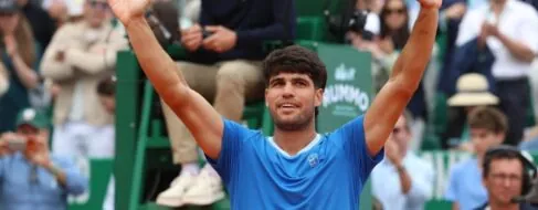 Alcaraz supera por la vía rápida a Vacherot y disputará una nueva final ante Sinner