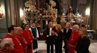 La reina Sofía y sus hijas asisten a la procesión de 'los Salzillos' en Murcia