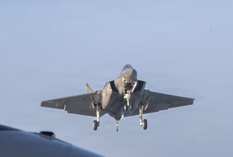 Irán asegura haber derribado otro caza estadounidense en el centro del país