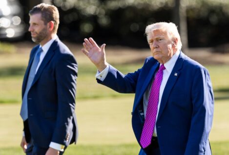 Trump anuncia que la Armada de EEUU ha iniciado el desbloqueo del estrecho de Ormuz