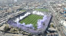 Una concentración masiva en un estadio en Perú deja un muerto y 50 heridos