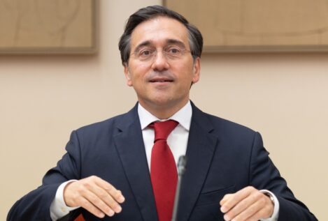 Albares revela que España controlará «todo lo que sale y entra» de la base inglesa de Gibraltar