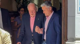 Juan Carlos I asiste en la Maestranza de Sevilla a la reaparición de Morante de la Puebla
