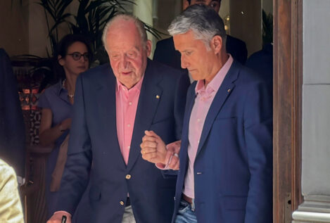 Juan Carlos I asiste en la Maestranza de Sevilla a la reaparición de Morante de la Puebla