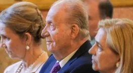 Una Francia sin complejos se rinde (de nuevo) a Juan Carlos I