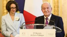 El rey Juan Carlos, tras ser premiado por su libro en Francia: «Nadie es profeta en su tierra»