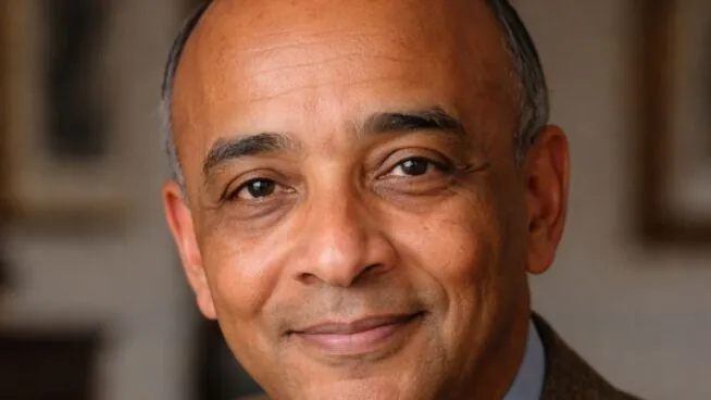 Kwame Anthony Appiah (71), filósofo:«La felicidad se construye entendiendo quiénes somos y eligiendo cómo actuamos en el mundo»