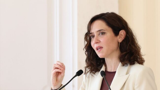 Ofensiva de Ayuso para captar el voto rural: premio a César Lumbreras y viaje a Bruselas