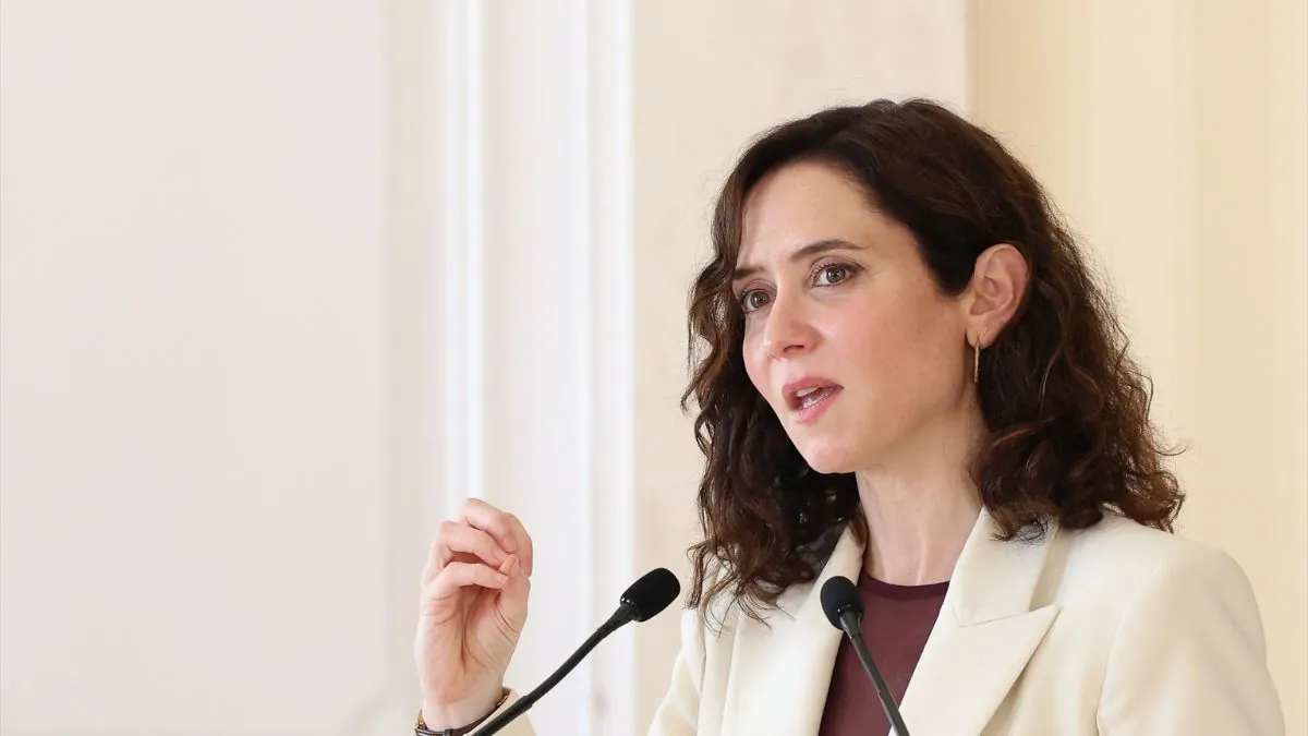 Ofensiva de Ayuso para captar el voto rural: premio a César Lumbreras y viaje a Bruselas