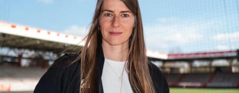 Marie-Louise Eta hace historia con el Union Berlin: primera entrenadora del fútbol masculino