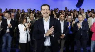 Moreno acusa a Montero de presentarse como «trámite» y difundir «bulos» sobre sanidad