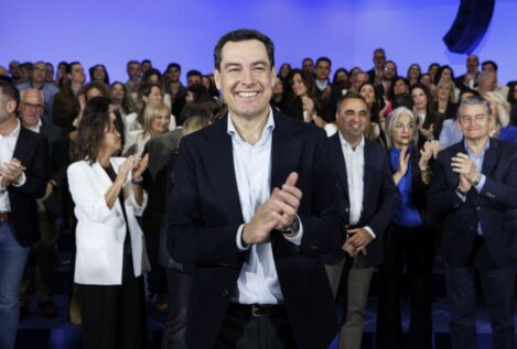 Moreno acusa a Montero de presentarse como «trámite» y difundir «bulos» sobre sanidad