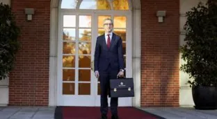 Cada español paga una media de 21.000 euros al año en cotizaciones e impuestos a Hacienda