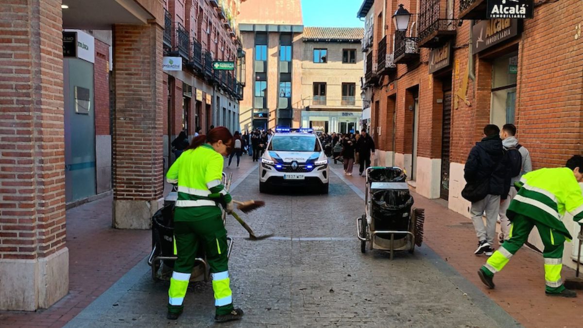 Alcalá de Henares reforzó la limpieza en Semana Santa con un dispositivo específico