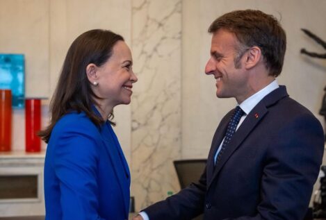Macron recibe en el Elíseo a María Corina Machado antes de su visita a España