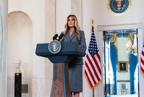 Melania Trump niega haber tenido relación alguna con Jeffrey Epstein y Ghislaine Maxwell