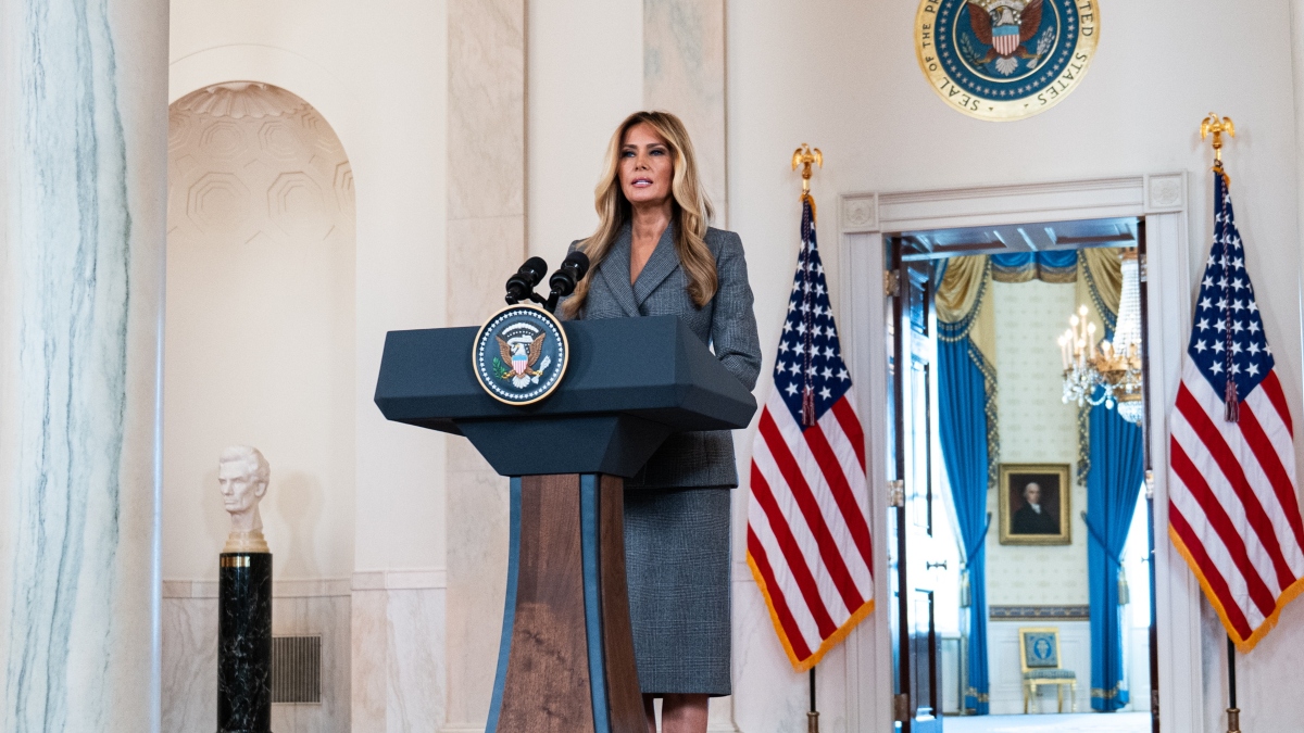 Melania Trump niega haber tenido relación alguna con Jeffrey Epstein y Ghislaine Maxwell