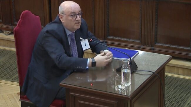 El jefe de Miss Asturias asegura que fue apartado tras expedientarla por no ir a trabajar