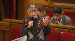 Tercera baja médica en el Govern de Illa: la consellera de Salud se rompe el peroné en casa