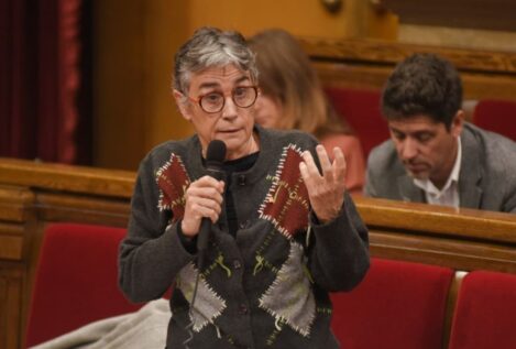 Tercera baja médica en el Govern de Illa: la consellera de Salud se rompe el peroné en casa