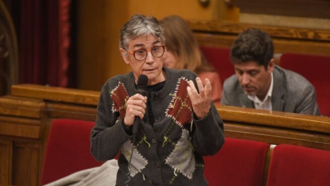 Tercera baja médica en el Govern de Illa: la consellera de Salud se rompe el peroné en casa