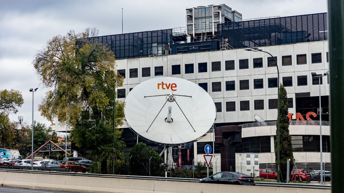 Los trabajadores de TVE se ven salpicados por la guerra interna: «Nos obligan a tomar partido»