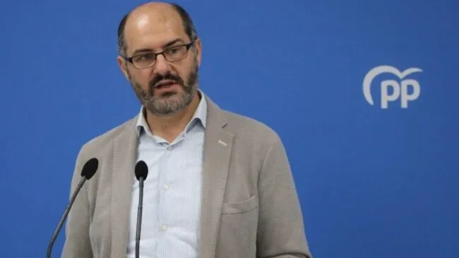 El PP pide al PSOE explicaciones por el doble sueldo y cargo del alcalde de Ugena (Toledo)
