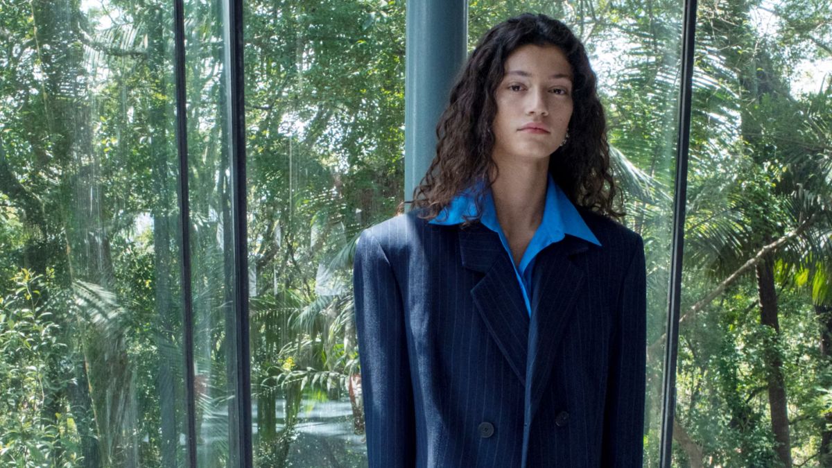 Se acabó la espera: llegan a Zara, Mango y Primark las faldas ‘midi’ ideales para salidas de fin de semana esta primavera