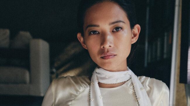 Aterrizan en Zara las últimas novedades de primavera: la camisa de popelín más especial, la falda de cuadros vichy, y otras 5 piezas más ideales